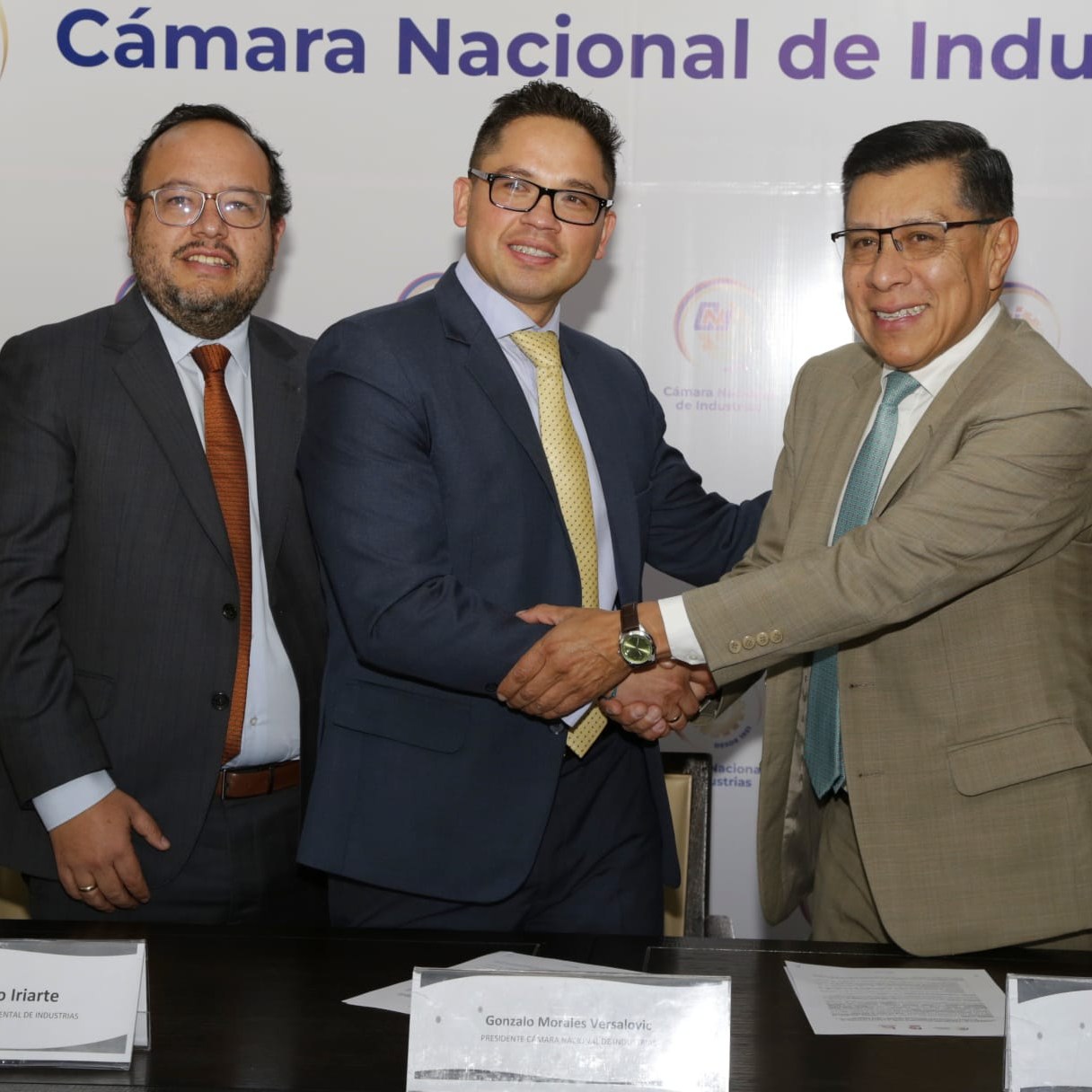 La CNI y CEBBCH firmaron convenio interinstitucional